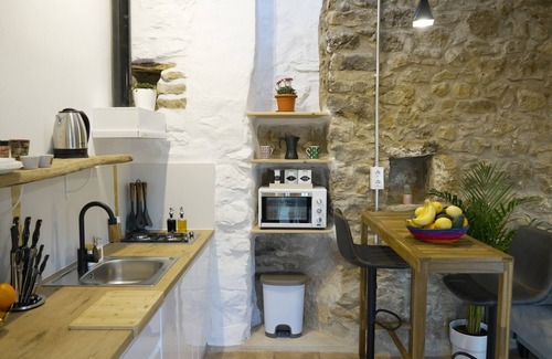 La Serra d'En Galceran House | Country House 'Sanco' with Mountain View, Private Terrace and Wi-Fi