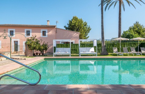 Es Garrovers Villa | Country House 'Son Guillem' with Mountain Views, Wi-Fi and Air Conditioning