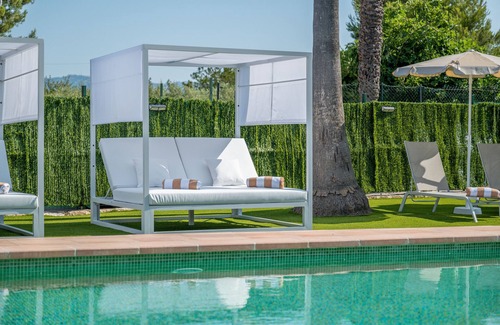 Es Garrovers Villa | Country House 'Son Guillem' with Mountain Views, Wi-Fi and Air Conditioning