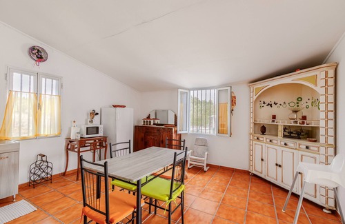 Evora Villa | Country House 'Sunset Landscape' with Shared Pool, Garden & Wi-Fi