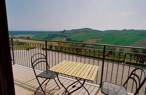 Capodarco Cottage | Country House The house of Carla-Pool and WI FI Free-TWO-ROOM APARTMENT 3 km from the SEA