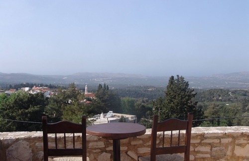 Margarites House | Country House 'Vila Aloni' with Private Terrace, Wi-Fi and Air Conditioning