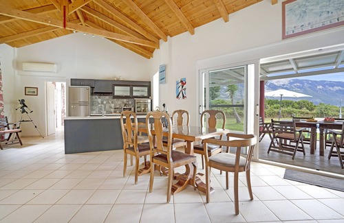 Spartia Villa | Country House 'Villa Gallini Stella' with Mountain View, Wi-Fi and Air Conditioning