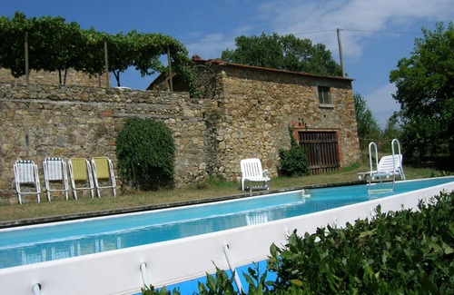 Ponte Buriano Villa | Country house with an original tower dating back to 1500. In a panoramic position, surrounded by vin