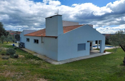Sendim Cottage | Country house with pool in rustic village