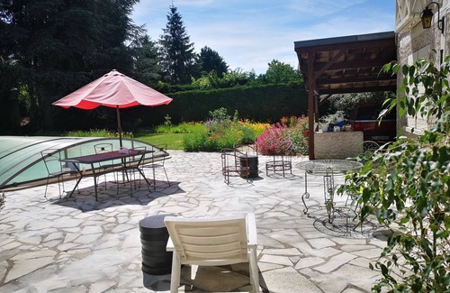 Bonnelles House | Country house with swimming pool, fitness, billiards, badminton, table tennis
