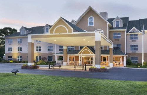 Burlington Hotel | Country Inn & Suites by Radisson, Burlington Elon , NC