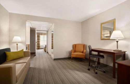 University Place Hotel | Country Inn & Suites by Radisson, Charlotte University Place, NC