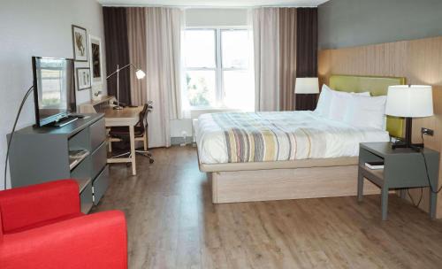 Carolina Forest Hotel | Country Inn & Suites by Radisson, Myrtle Beach, SC