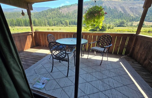 Colville House | Country Living 6 miles from Colville, easy access, on a beautiful large pond!