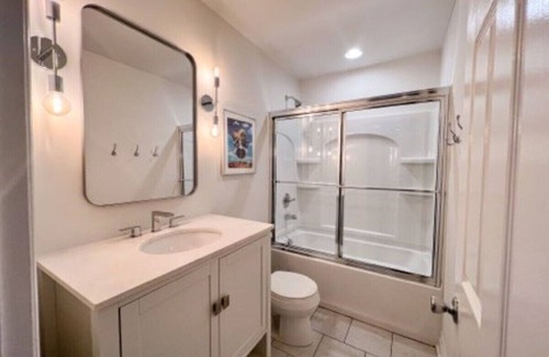 Music Row Condo | Country Music Themed Condo Steps from Music Row