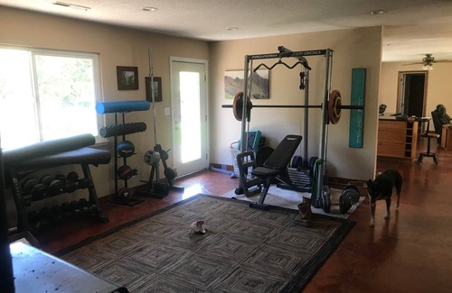 Prunedale House | Country paradise 20 minutes to Monterey, Laguna Seca and SC. Gated for pets.