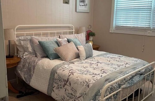 Monticello House | Country Pool House-Perfect for families, private