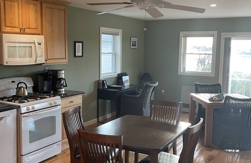 Eastport Apartment | Country retreat with incredible ocean and island views.