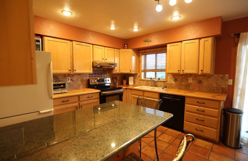 Flagstaff House | Country setting, mountain views, hot tub, next to forest and minutes from town