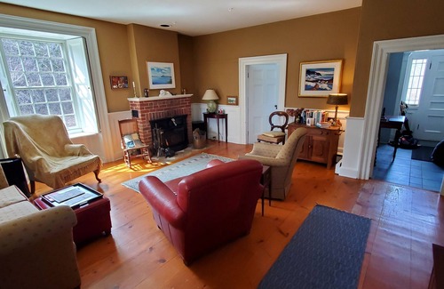 Beckwith House | Country stone house on 40 acres, great base to explore historic Ottawa.