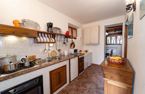 Mologno House | Country villa with private pool garden, wi-fi free for families and groups