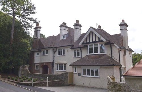 East Dean and Friston Cottage | Countryside rural retreat with stunning countryside views for 4 with gardens