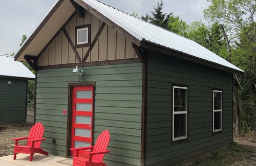 Honey Grove Cabin | Countryside Tiny Cabin 1 ADA