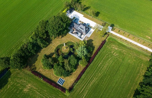 Bakkeveen Villa | Countryside villa with spa, gym, games room & large private garden