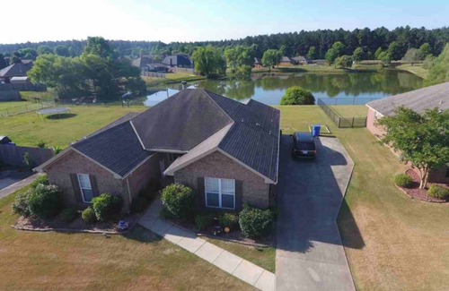 Prattville House | County Road, Country Setting, Close to Everything!