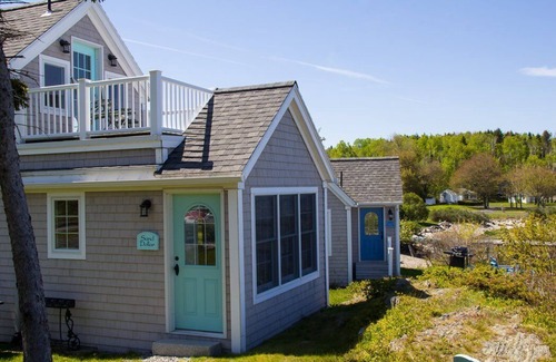 Mid-Coast and Islands Cottage | Couples Cottage at Mackerel Cove - Enjoy your views of Mt. Washington on the Rooftop Deck!