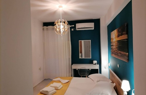 Himare Bed & Breakfast | Couples for honey moon !