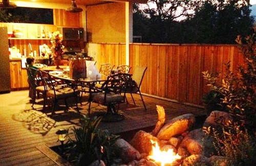 Three Rivers Apartment | Couples Retreat at The Sequoia Charm Suite w/River Access- 5 Minutes to Sequoia!