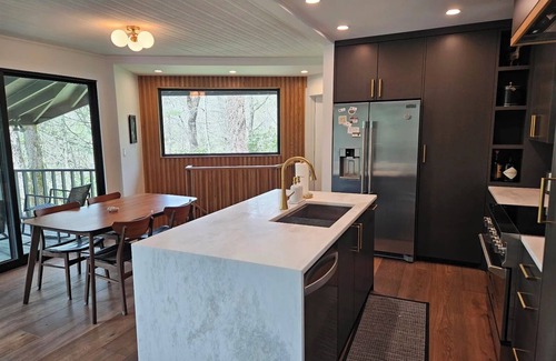 Highlands House | Couples Retreat - Secluded Mountain Home Minutes From Main Street!