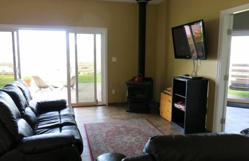 Courtenay Cottage | Courtenay Walk-On Oceanfront Cottage (A) at Udina Bay Vancouver Island