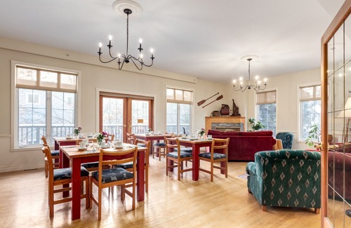 Revelstoke Bed & Breakfast | Courthouse Inn Revelstoke - Two Twin