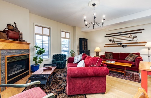 Revelstoke Bed & Breakfast | Courthouse Inn Revelstoke King (3)