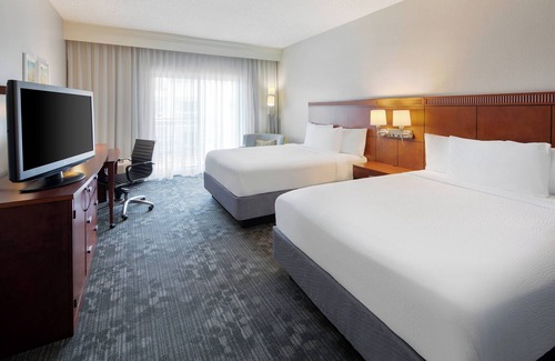 Addison Hotel | Courtyard by Marriott Addison Midway