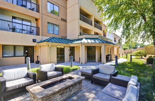 Dalton Hotel | Courtyard by Marriott Dalton