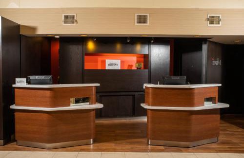Erie Hotel | Courtyard by Marriott Erie Ambassador Conference Center