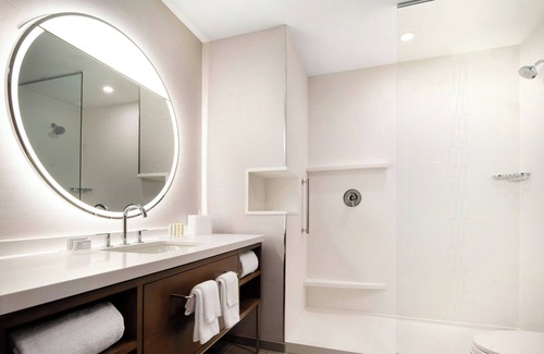 Clovis Hotel | Courtyard by Marriott Fresno Clovis