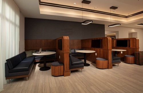 Clear Lake Shores Hotel | Courtyard by Marriott Houston Kemah