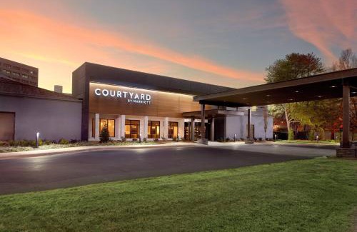 SouthPark Hotel | Courtyard Charlotte SouthPark