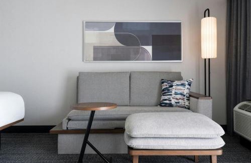 Orange Hotel | Courtyard Cleveland Beachwood