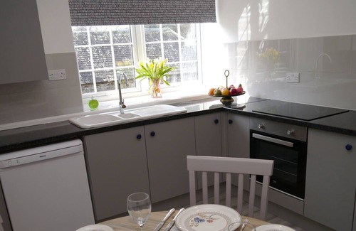 Castle Douglas Cottage | Courtyard Cottage - a cottage that sleeps 4 guests in 2 bedrooms