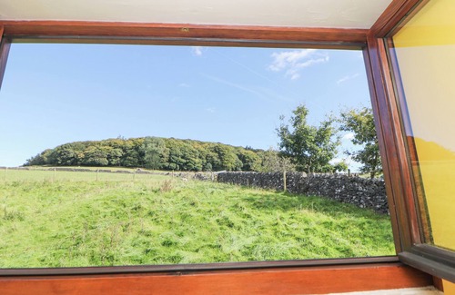 Peak District National Park Cottage | COURTYARD COTTAGE, family friendly in Chapel-En-Le-Frith