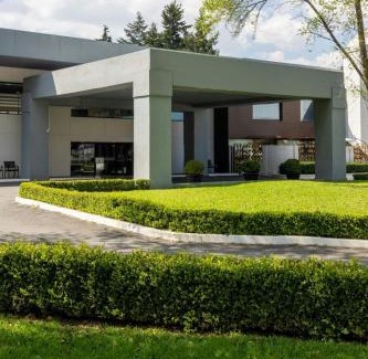 Toluca Hotel | Courtyard Toluca Airport