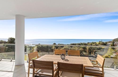 Forster Apartment | Cove 802 with Ocean Views