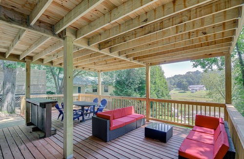 Vonore Cabin | 'Cove Life at Tellico Lake' Cabin w/Hot Tub, Dock