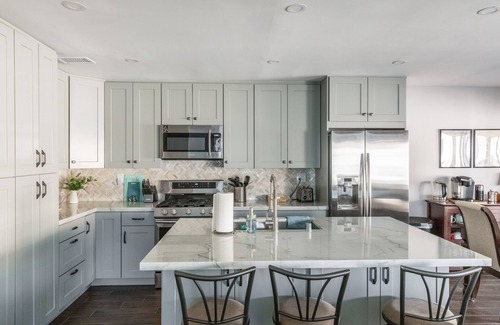 North Hollywood House | Covello 3 Br W/Backyard North Hollywood 3 Bedroom Home by RedAwning