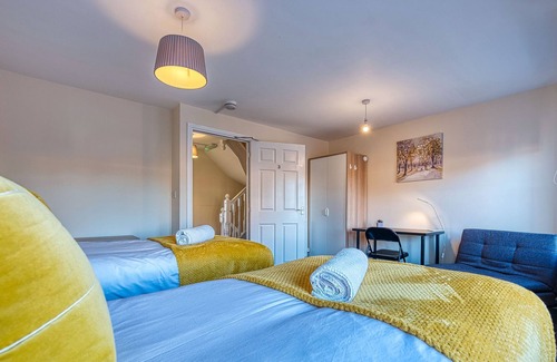Coventry House | Coventry Contractor Guesthouse w. Parking WIFI & Netflix