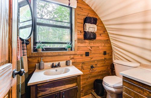 Hochatown Apartment | Covered Wagon Vacation Rental in Broken Bow!