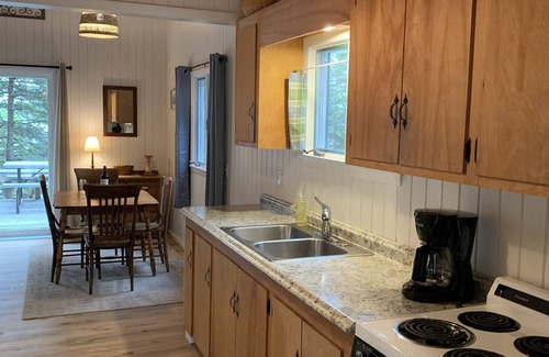 Bernard House | Coveside Cottage-on the shore overlooking Bass Hbr