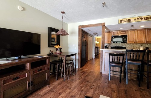 River Ranch Condo | COWBOY FAMILY SUITE! Perfect for Large Groups! 204