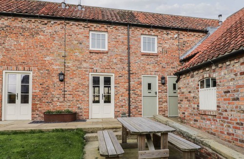 Acaster Malbis Cottage | COWPER COTTAGE 2-BED, family friendly in Acaster Malbis